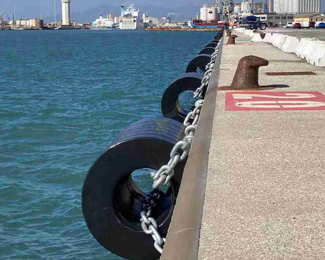 Jier Marine Cylindrical Fender para Porto de Massawa, Eritreia FP