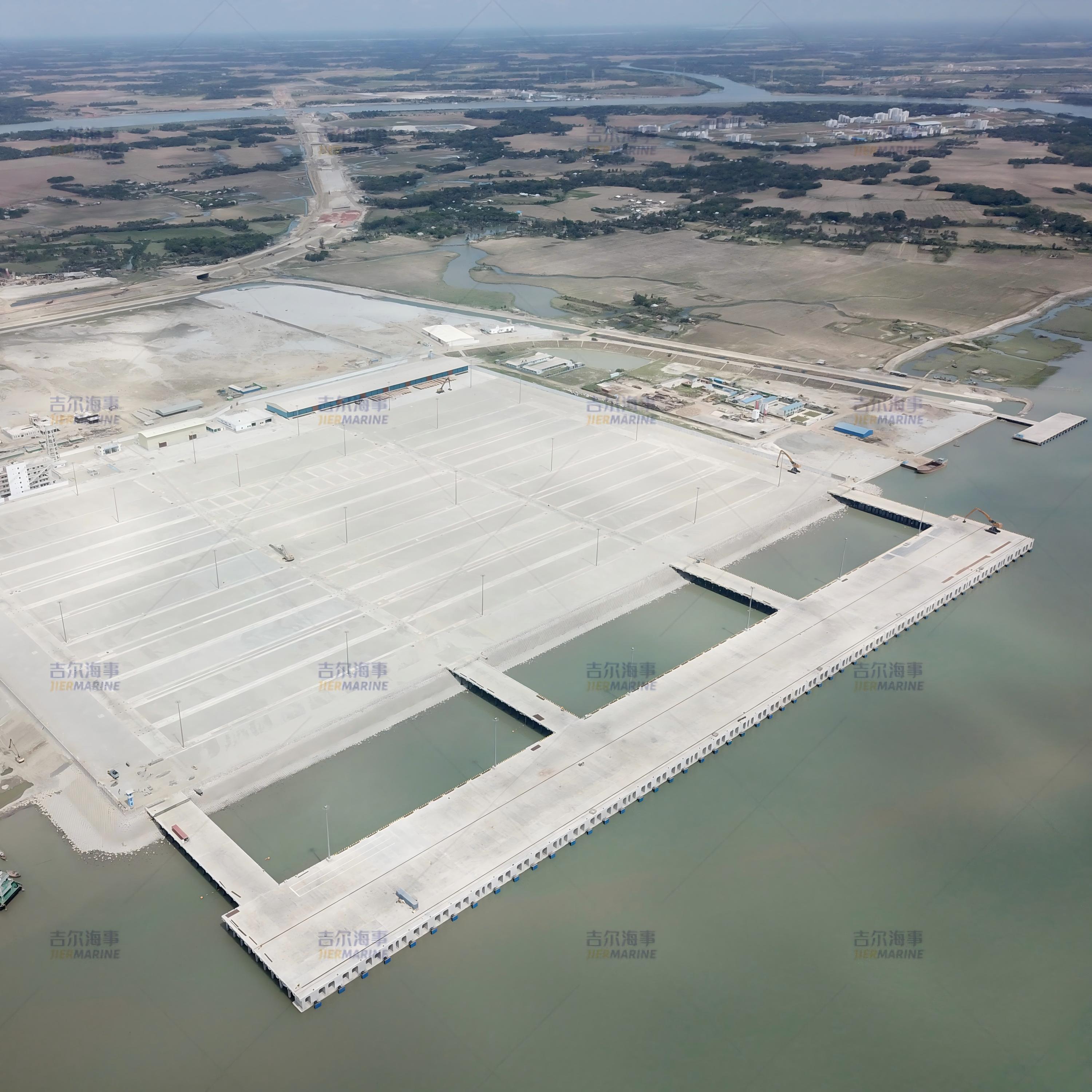 Instalamos Bollards para Terminal Portuário Payra